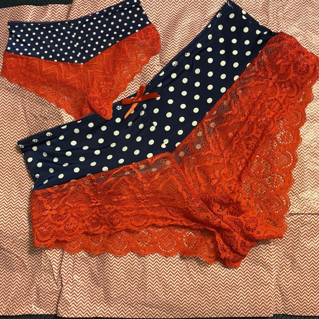 Polka dots and red lace - by: Wilshire & Montana Polka dots and red lace - by: Wilshire & Montana